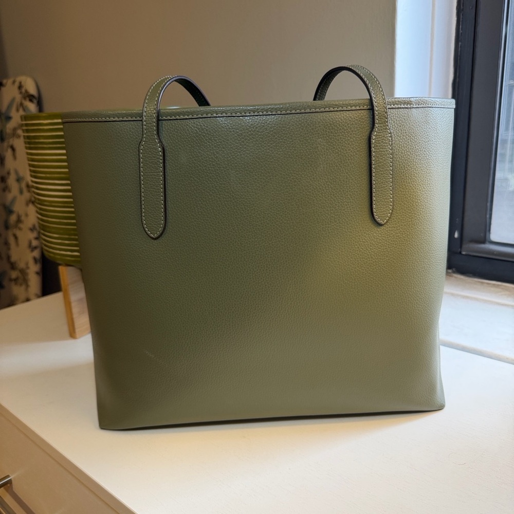 Coach City Tote bag in military green double-face leather - Picture 3 of 12